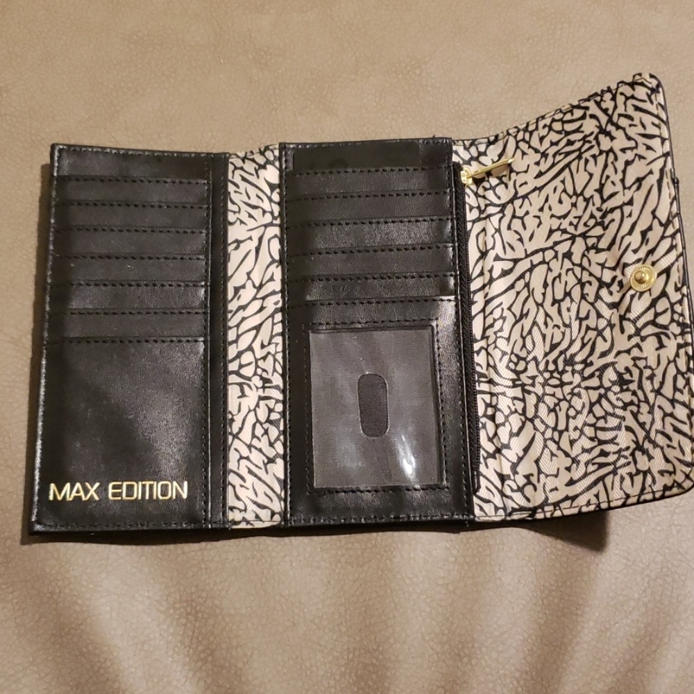 Max Edition Wallet - Picture 3 of 4